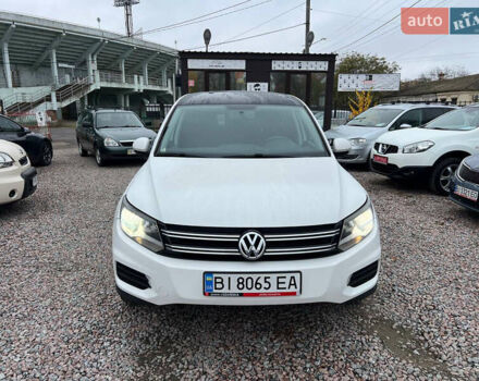 Белый Фольксваген Тигуан, объемом двигателя 2 л и пробегом 199 тыс. км за 12200 $, фото 2 на Automoto.ua