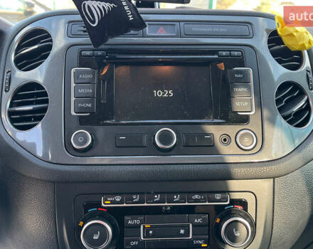 Білий Фольксваген Тігуан, об'ємом двигуна 1.39 л та пробігом 270 тис. км за 13999 $, фото 11 на Automoto.ua