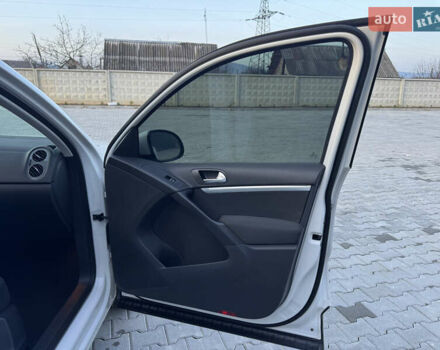 Белый Фольксваген Тигуан, объемом двигателя 1.97 л и пробегом 245 тыс. км за 12999 $, фото 42 на Automoto.ua