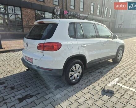 Белый Фольксваген Тигуан, объемом двигателя 1.97 л и пробегом 156 тыс. км за 9999 $, фото 4 на Automoto.ua