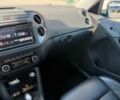 Білий Фольксваген Тігуан, об'ємом двигуна 2 л та пробігом 250 тис. км за 16490 $, фото 31 на Automoto.ua