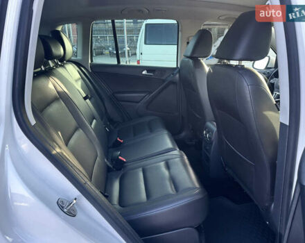 Белый Фольксваген Тигуан, объемом двигателя 2 л и пробегом 248 тыс. км за 9999 $, фото 17 на Automoto.ua