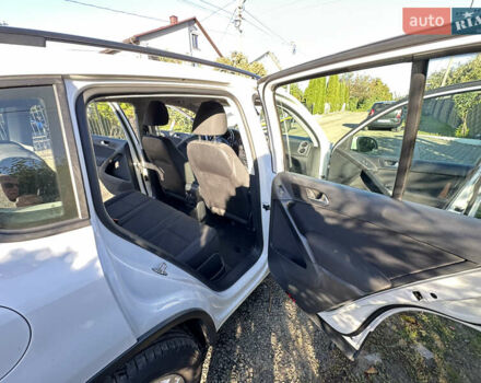 Белый Фольксваген Тигуан, объемом двигателя 1.99 л и пробегом 238 тыс. км за 15600 $, фото 8 на Automoto.ua