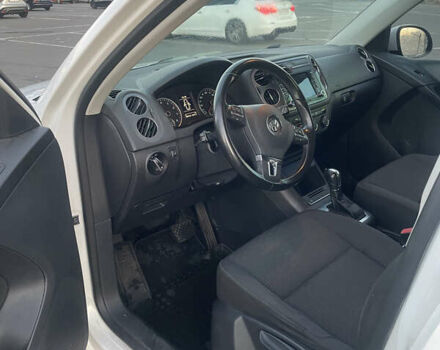 Белый Фольксваген Тигуан, объемом двигателя 1.98 л и пробегом 208 тыс. км за 10800 $, фото 9 на Automoto.ua