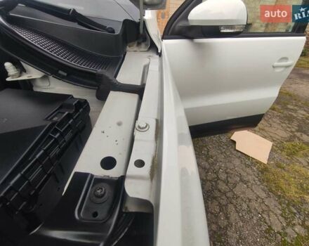 Білий Фольксваген Тігуан, об'ємом двигуна 2 л та пробігом 136 тис. км за 11800 $, фото 22 на Automoto.ua