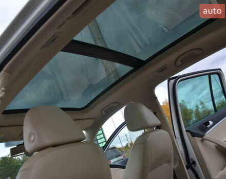 Белый Фольксваген Тигуан, объемом двигателя 2 л и пробегом 156 тыс. км за 12750 $, фото 50 на Automoto.ua