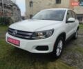 Білий Фольксваген Тігуан, об'ємом двигуна 2 л та пробігом 136 тис. км за 11800 $, фото 10 на Automoto.ua