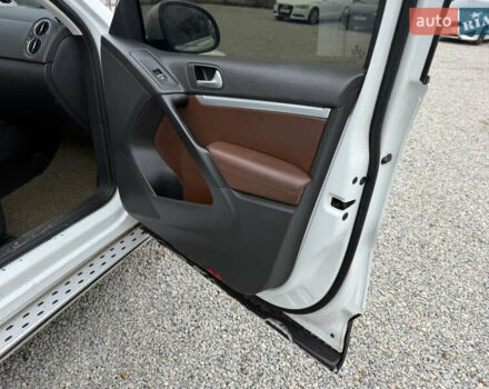 Білий Фольксваген Тігуан, об'ємом двигуна 1.97 л та пробігом 279 тис. км за 12999 $, фото 31 на Automoto.ua