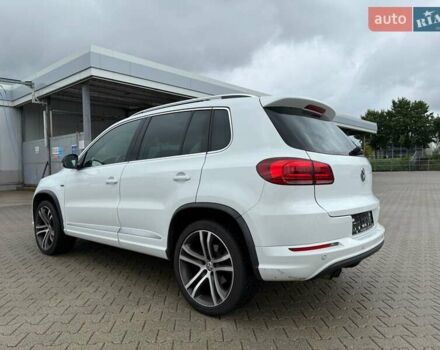 Белый Фольксваген Тигуан, объемом двигателя 1.98 л и пробегом 178 тыс. км за 14514 $, фото 2 на Automoto.ua
