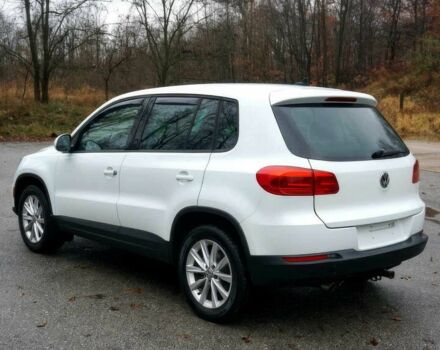 Білий Фольксваген Тігуан, об'ємом двигуна 2 л та пробігом 83 тис. км за 7900 $, фото 3 на Automoto.ua