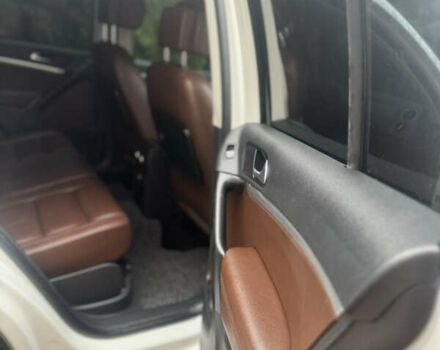 Белый Фольксваген Тигуан, объемом двигателя 2 л и пробегом 176 тыс. км за 15850 $, фото 24 на Automoto.ua