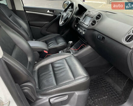 Белый Фольксваген Тигуан, объемом двигателя 2 л и пробегом 161 тыс. км за 12750 $, фото 17 на Automoto.ua