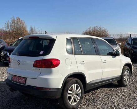 Білий Фольксваген Тігуан, об'ємом двигуна 2 л та пробігом 209 тис. км за 9499 $, фото 3 на Automoto.ua
