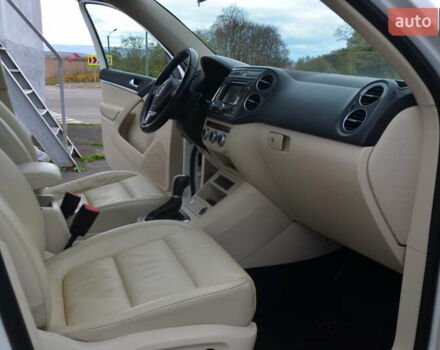 Белый Фольксваген Тигуан, объемом двигателя 2 л и пробегом 156 тыс. км за 12750 $, фото 58 на Automoto.ua