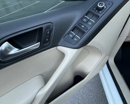 Білий Фольксваген Тігуан, об'ємом двигуна 2 л та пробігом 122 тис. км за 12200 $, фото 16 на Automoto.ua