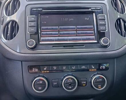 Білий Фольксваген Тігуан, об'ємом двигуна 1.98 л та пробігом 204 тис. км за 10900 $, фото 5 на Automoto.ua