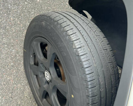 Белый Фольксваген Тигуан, объемом двигателя 1.97 л и пробегом 210 тыс. км за 14000 $, фото 3 на Automoto.ua