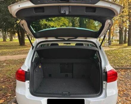 Белый Фольксваген Тигуан, объемом двигателя 2 л и пробегом 86 тыс. км за 10000 $, фото 9 на Automoto.ua