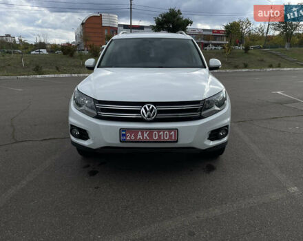 Белый Фольксваген Тигуан, объемом двигателя 2 л и пробегом 161 тыс. км за 12750 $, фото 1 на Automoto.ua