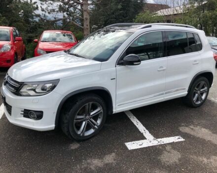Білий Фольксваген Тігуан, об'ємом двигуна 2 л та пробігом 142 тис. км за 9200 $, фото 2 на Automoto.ua