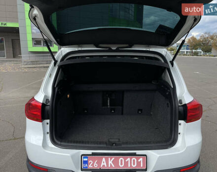 Белый Фольксваген Тигуан, объемом двигателя 2 л и пробегом 161 тыс. км за 12750 $, фото 12 на Automoto.ua