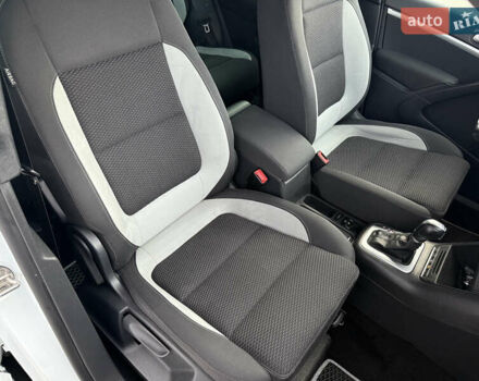 Білий Фольксваген Тігуан, об'ємом двигуна 1.97 л та пробігом 292 тис. км за 16900 $, фото 15 на Automoto.ua