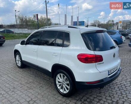 Белый Фольксваген Тигуан, объемом двигателя 1.97 л и пробегом 75 тыс. км за 18000 $, фото 3 на Automoto.ua