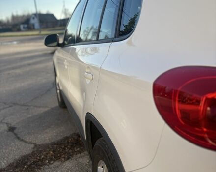 Білий Фольксваген Тігуан, об'ємом двигуна 2 л та пробігом 220 тис. км за 259 $, фото 13 на Automoto.ua