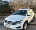 Білий Фольксваген Тігуан, об'ємом двигуна 2 л та пробігом 220 тис. км за 259 $, фото 1 на Automoto.ua