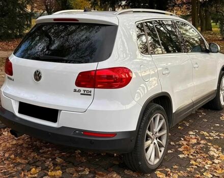 Белый Фольксваген Тигуан, объемом двигателя 2 л и пробегом 86 тыс. км за 10000 $, фото 5 на Automoto.ua