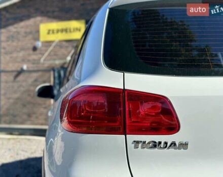 Белый Фольксваген Тигуан, объемом двигателя 2 л и пробегом 228 тыс. км за 12550 $, фото 22 на Automoto.ua