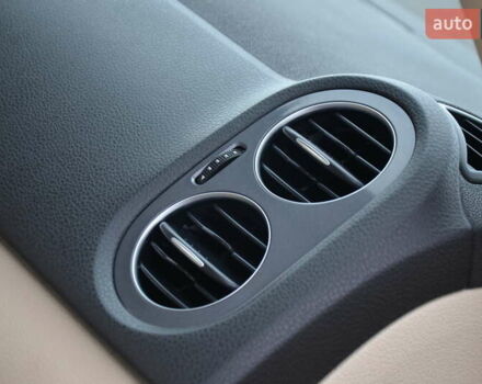 Белый Фольксваген Тигуан, объемом двигателя 2 л и пробегом 156 тыс. км за 12750 $, фото 63 на Automoto.ua