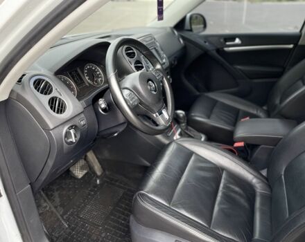 Белый Фольксваген Тигуан, объемом двигателя 2 л и пробегом 162 тыс. км за 13000 $, фото 19 на Automoto.ua