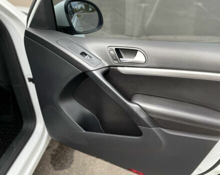 Белый Фольксваген Тигуан, объемом двигателя 2 л и пробегом 162 тыс. км за 12750 $, фото 18 на Automoto.ua