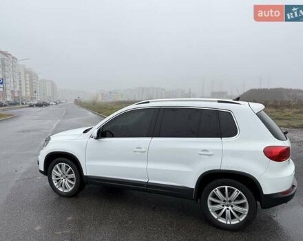 Белый Фольксваген Тигуан, объемом двигателя 2.01 л и пробегом 122 тыс. км за 12300 $, фото 3 на Automoto.ua