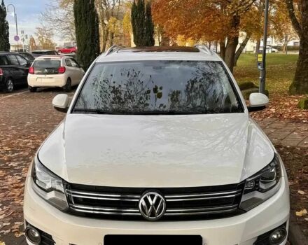 Белый Фольксваген Тигуан, объемом двигателя 2 л и пробегом 86 тыс. км за 10000 $, фото 1 на Automoto.ua