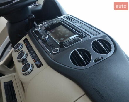 Белый Фольксваген Тигуан, объемом двигателя 2 л и пробегом 156 тыс. км за 12750 $, фото 59 на Automoto.ua