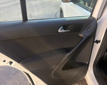 Білий Фольксваген Тігуан, об'ємом двигуна 2 л та пробігом 220 тис. км за 259 $, фото 14 на Automoto.ua