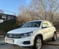 Білий Фольксваген Тігуан, об'ємом двигуна 2 л та пробігом 220 тис. км за 259 $, фото 1 на Automoto.ua