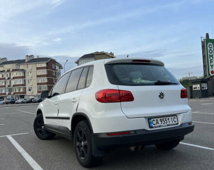 Белый Фольксваген Тигуан, объемом двигателя 1.97 л и пробегом 210 тыс. км за 14000 $, фото 9 на Automoto.ua