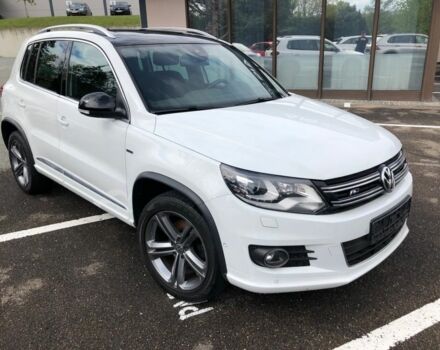 Білий Фольксваген Тігуан, об'ємом двигуна 2 л та пробігом 142 тис. км за 9200 $, фото 1 на Automoto.ua