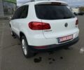 Белый Фольксваген Тигуан, объемом двигателя 2 л и пробегом 162 тыс. км за 13000 $, фото 5 на Automoto.ua