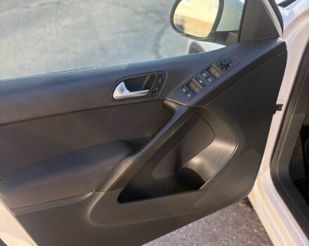 Білий Фольксваген Тігуан, об'ємом двигуна 2 л та пробігом 220 тис. км за 259 $, фото 17 на Automoto.ua