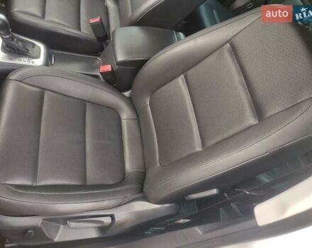 Білий Фольксваген Тігуан, об'ємом двигуна 2 л та пробігом 136 тис. км за 11800 $, фото 27 на Automoto.ua