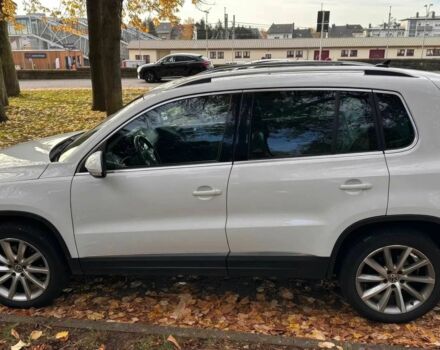 Белый Фольксваген Тигуан, объемом двигателя 2 л и пробегом 86 тыс. км за 10000 $, фото 3 на Automoto.ua