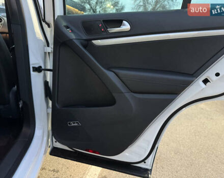 Белый Фольксваген Тигуан, объемом двигателя 1.98 л и пробегом 154 тыс. км за 14999 $, фото 8 на Automoto.ua