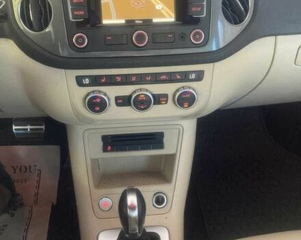 Білий Фольксваген Тігуан, об'ємом двигуна 2 л та пробігом 90 тис. км за 9500 $, фото 11 на Automoto.ua