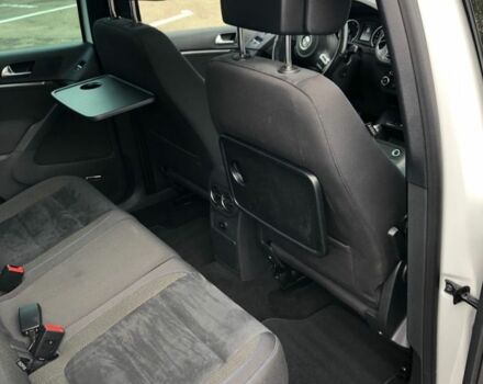 Білий Фольксваген Тігуан, об'ємом двигуна 2 л та пробігом 142 тис. км за 9200 $, фото 13 на Automoto.ua