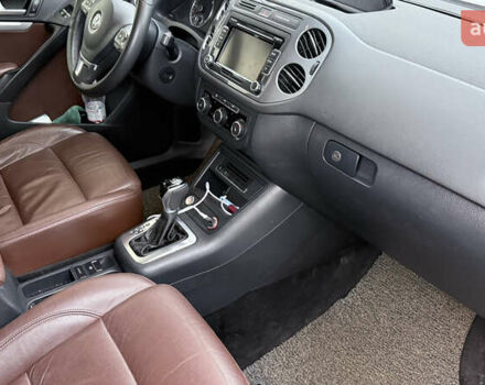 Белый Фольксваген Тигуан, объемом двигателя 1.97 л и пробегом 278 тыс. км за 15700 $, фото 19 на Automoto.ua