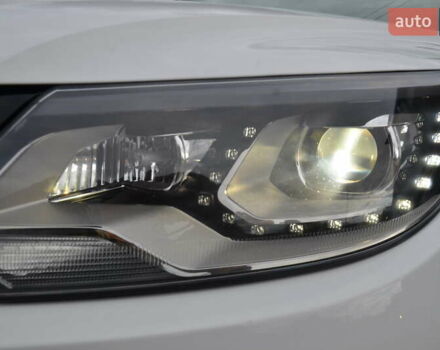 Белый Фольксваген Тигуан, объемом двигателя 2 л и пробегом 156 тыс. км за 12750 $, фото 64 на Automoto.ua